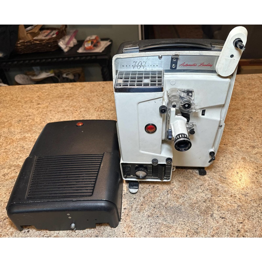 Amazing 1950s Dejur Metropolitan 707 8mm Projector Works Great! Metal Case.